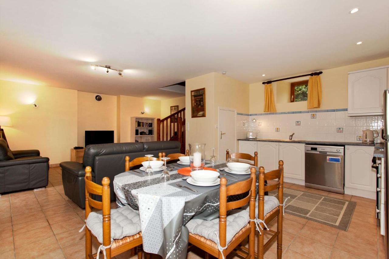 Stone Cottage With Modern Cosy Interior Near To Josselin Perfect Retreat For Writers Or Star Gazers Guégon المظهر الخارجي الصورة