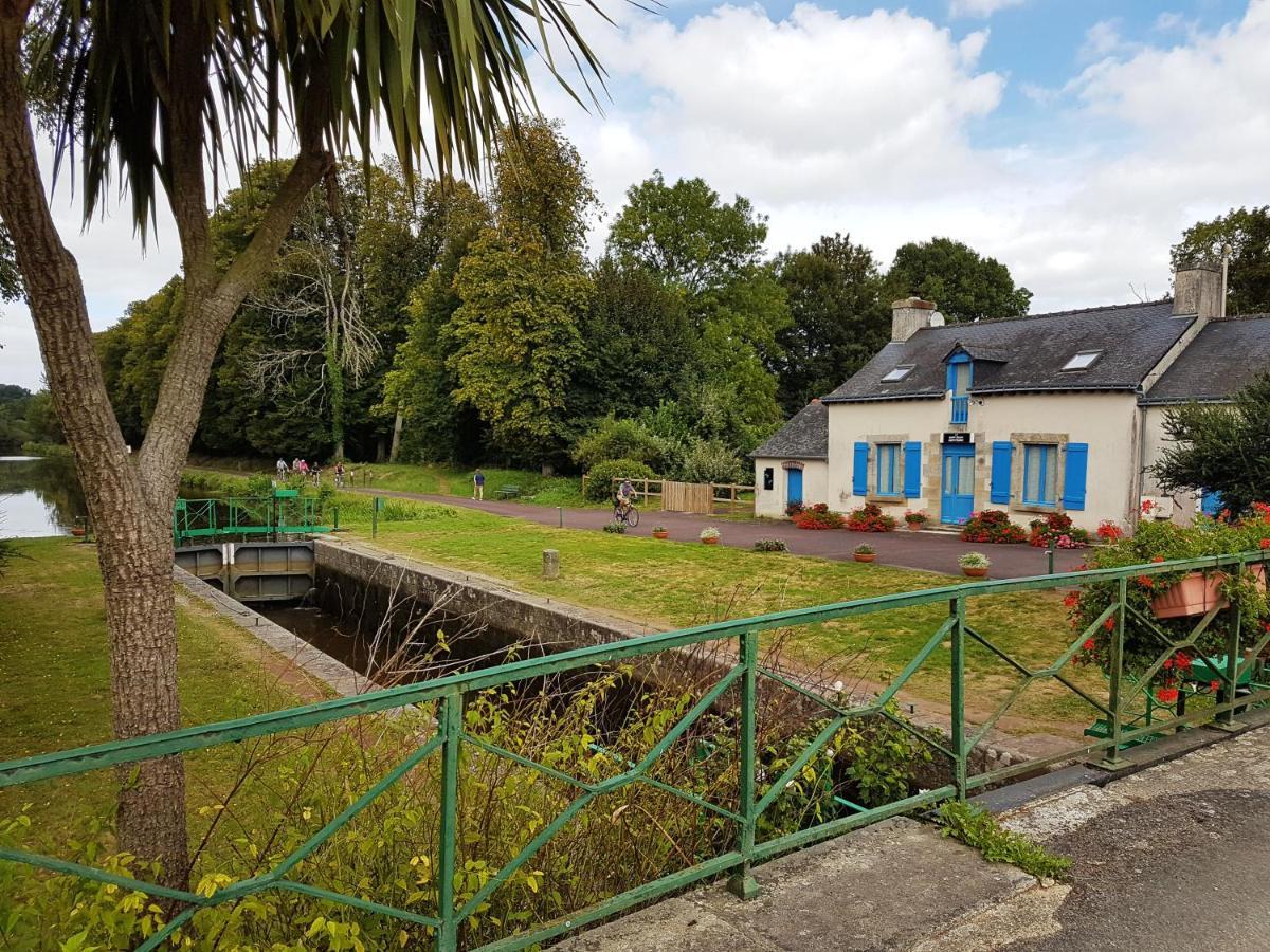 Stone Cottage With Modern Cosy Interior Near To Josselin Perfect Retreat For Writers Or Star Gazers Guégon المظهر الخارجي الصورة